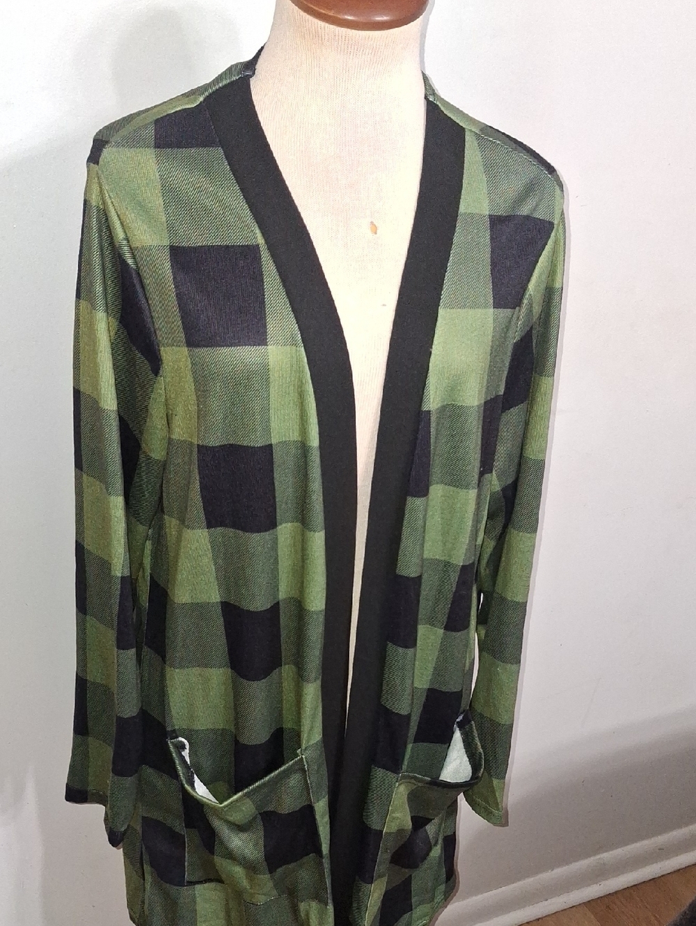 Shein/ Green & Black Plaid Cardigan- W Sz 0 XL/ 12 - Picture 1 of 5